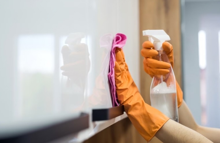 Как домашняя уборка продлевает жизнь: неожиданные выводы учёных | Почему стоит чаще мыть полы: исследование о пользе уборки для здоровья