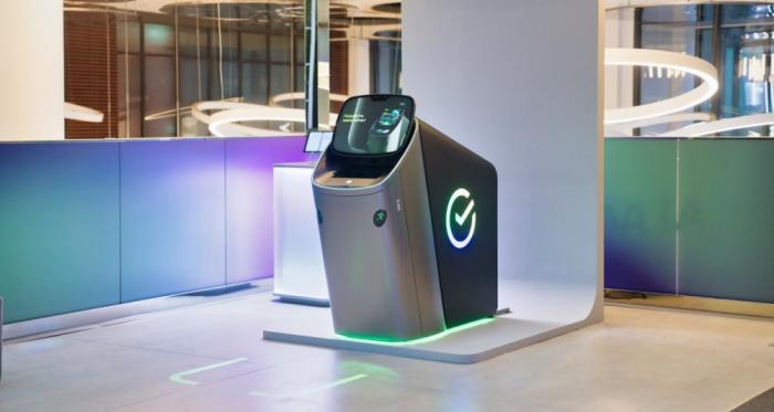 Сбер представил банкомат будущего: с ИИ-помощником и диагностикой здоровья | Банкомат Сбера с диагностикой здоровья: что умеет новая модель