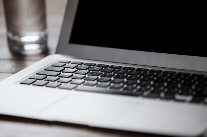 Почему ноутбуки за 20–30 тысяч рублей исчезают с полок в России | Цены на доступные ноутбуки в России: прогноз на подорожание после праздников