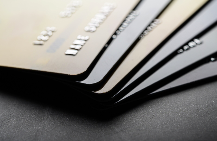 Банки России массово блокируют карты и счета клиентов в начале 2026 года | Миллионы заблокированных карт: ситуация в российских банках в начале года